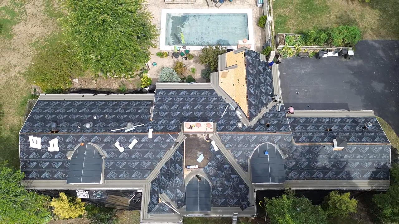 Large residential roof replacement project in St. Louis MO